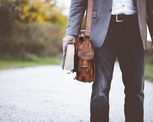 Czy nauczyciel może pytać ucznia z lekcji na której go nie było? Czy nauczyciel może pytać ucznia z lekcji na której go nie było?