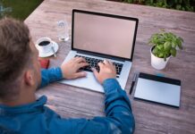 Jak się pisze wideo czy video? Jak się pisze wideo czy video?